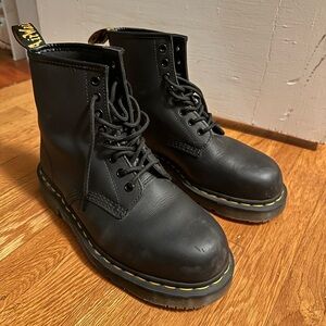 Dr. Martins 1460 SLIP RESISTANT LEATHER LACE UP BOOTS